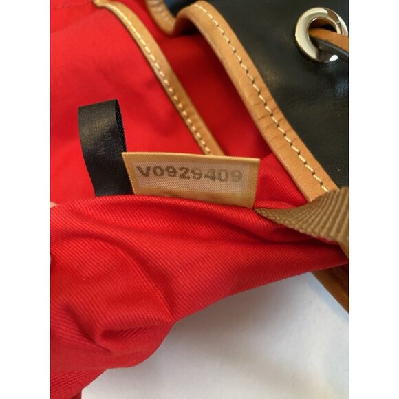 Dooney & Bourke Wexford Tasha Black Leather Drawstring Shoulder Bag Purse - Picture 7 of 12